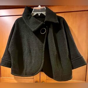 LAL ONE BUTTON CROPPED BLAZER
SIZE MEDIUM
PERFECT CONDITION